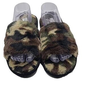 Steve Madden Women’s Camo Faux Fur Slip-On Slippers Size 10M Cozy Slide NWOT